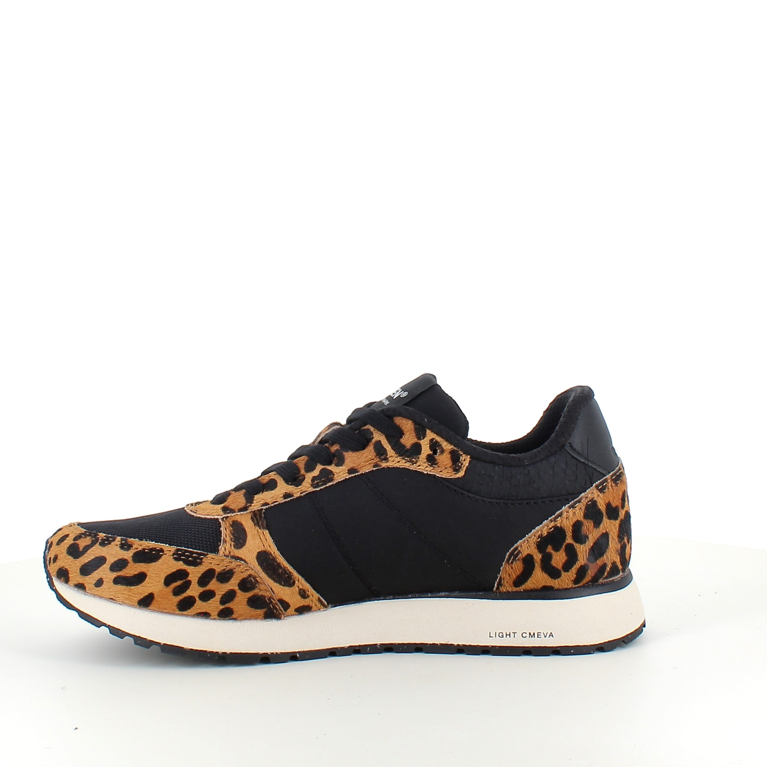 Smarte Woden sneakers i sort miks med leopardmønster.