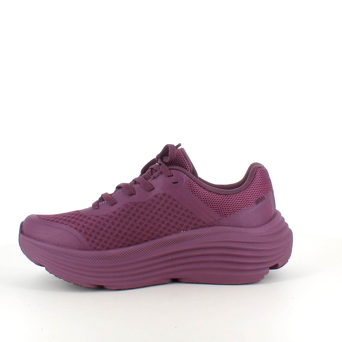 Skechers Max Cushioning Endeavour – støtdempende komfort for lange dager