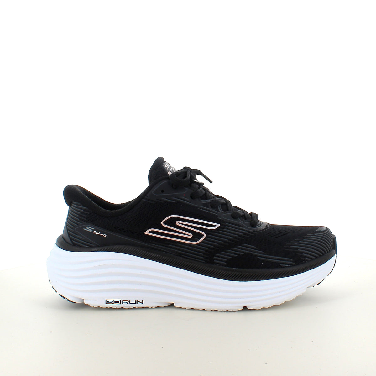 Skechers Max Cushioning svart slip-on sneaker med maksimal støtdemping