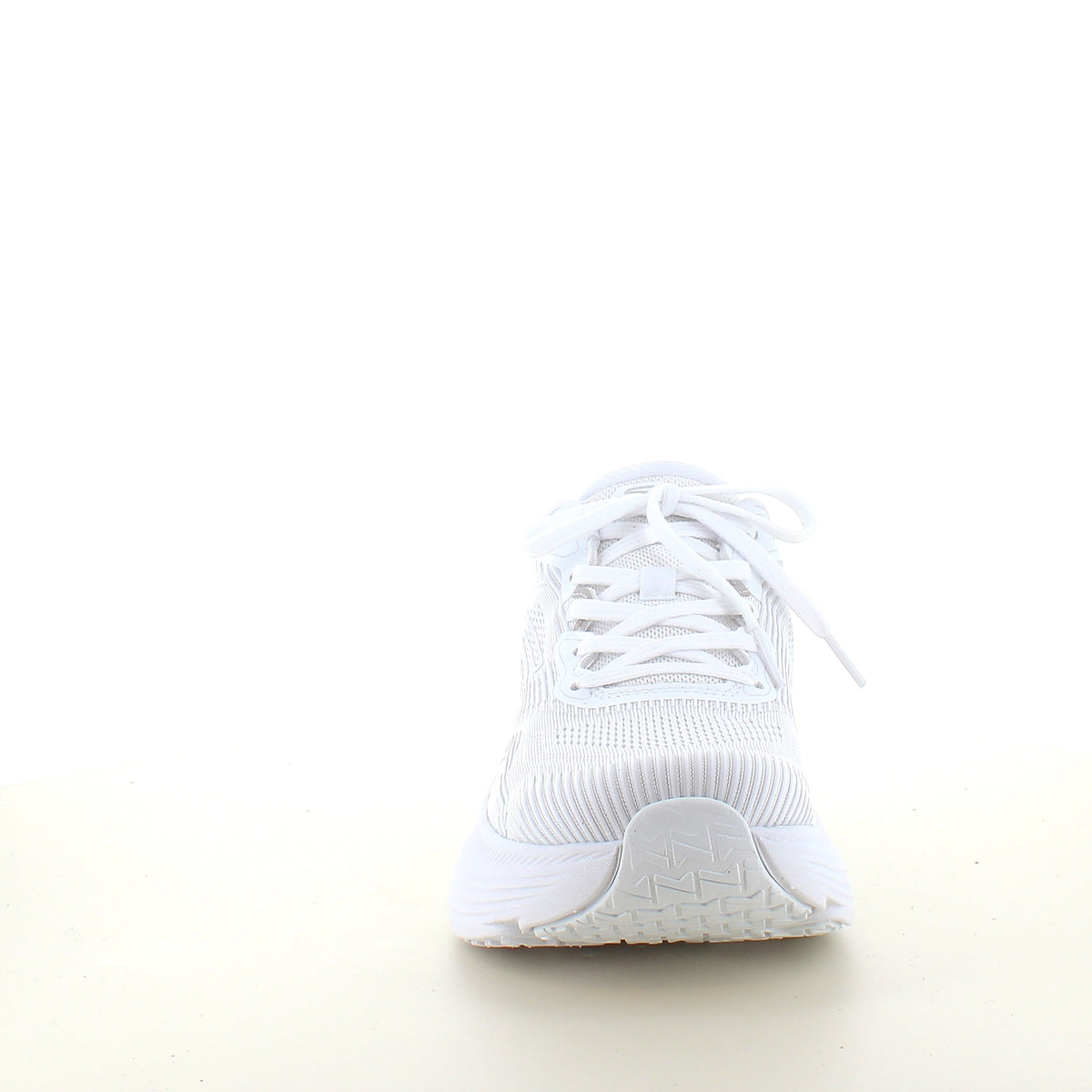 Skechers Max Cushioning Hvit slip-on sneaker med maksimal støtdemping
