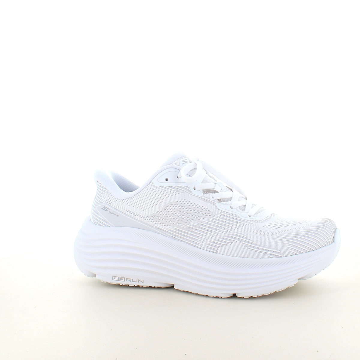 Skechers Max Cushioning Hvit slip-on sneaker med maksimal støtdemping