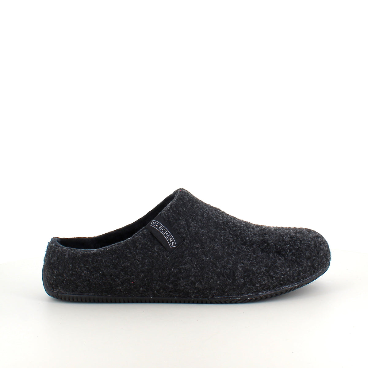 Skechers tøfler – bred passform med Memory Foam og åpen hæl