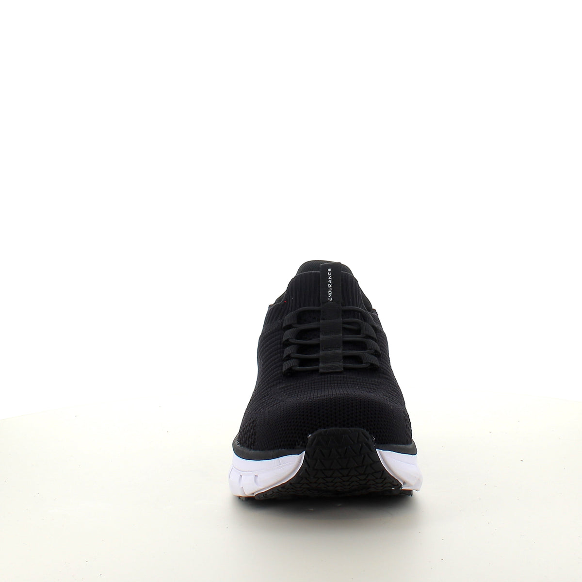 Endurance StepGo sneaker i svart