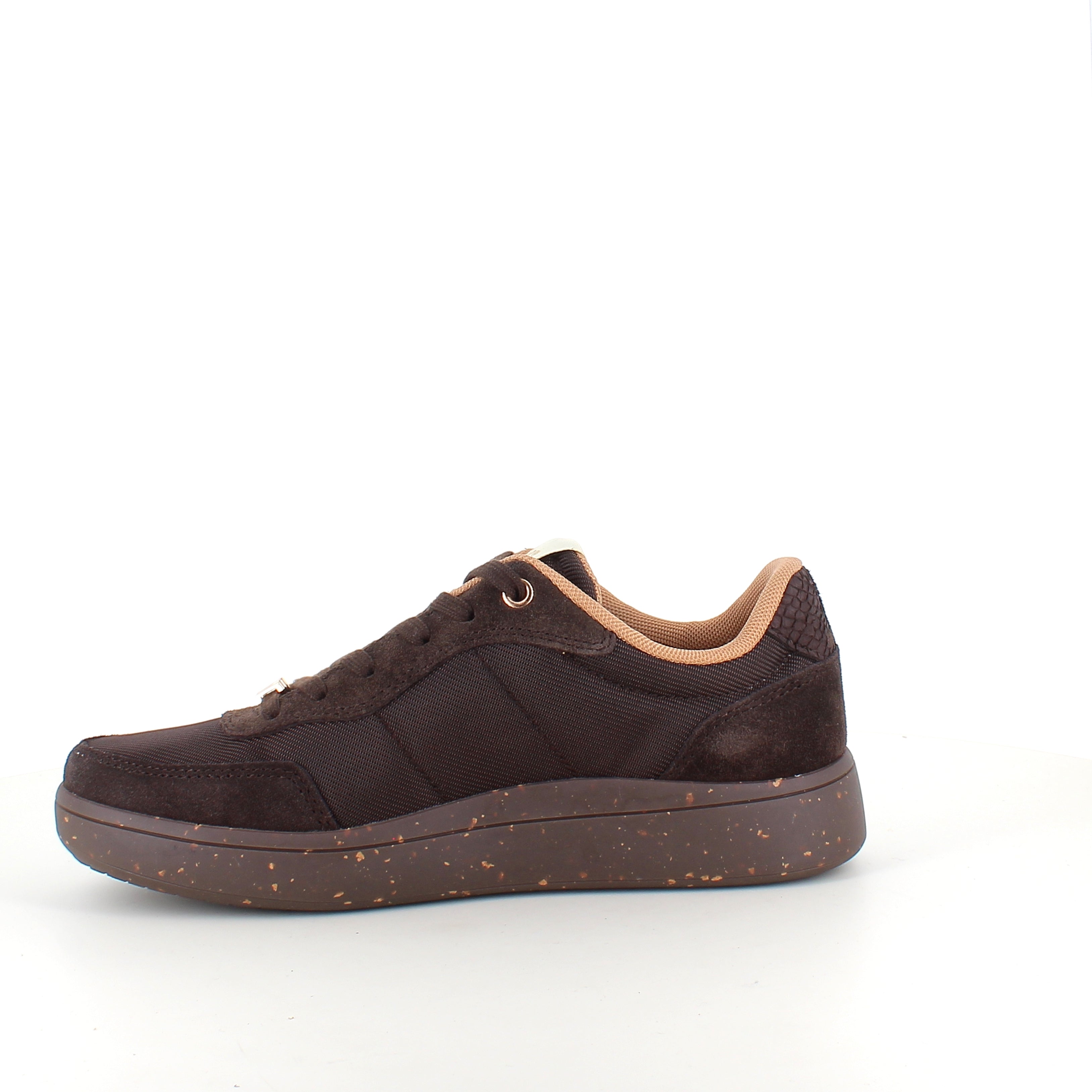 Woden Line Sneak – mørkebrun sneaker med gulldetaljer og myk komfort