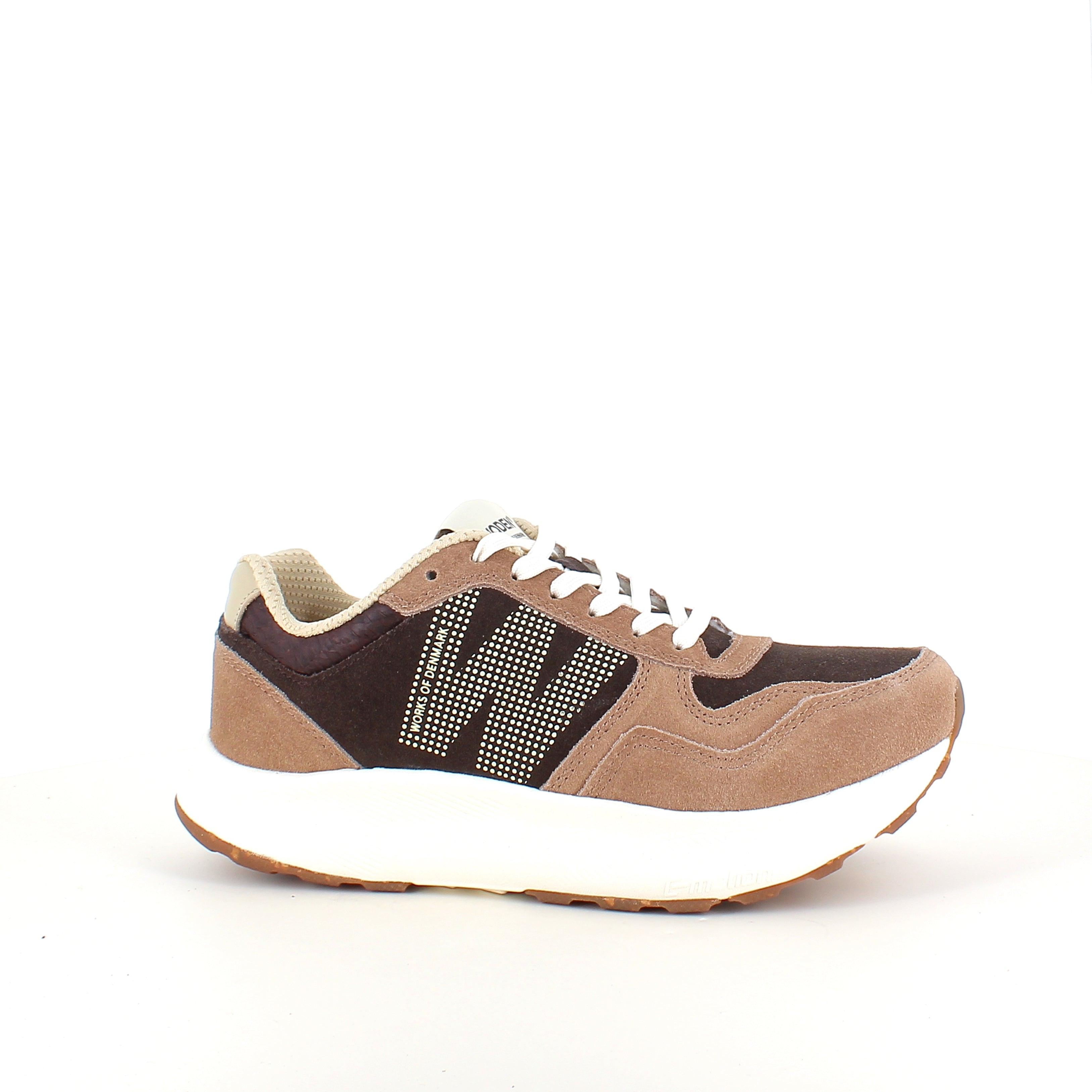 Mathilde Runner Leather – Woden-sneaker i brune nyanser med lett gangsåle