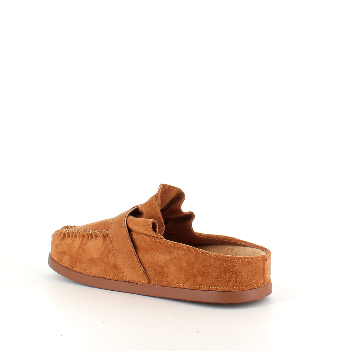 Loafer i ruskinn med spenne og plisserte detaljer i camel