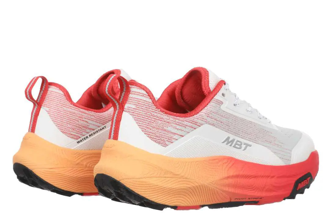 MBT Alpha 1000 White/Red – outdoor-sneakers med støtte og ekstra grep