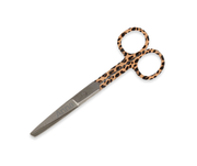 Sykepleiersaks rett med leopardprint og gravering
