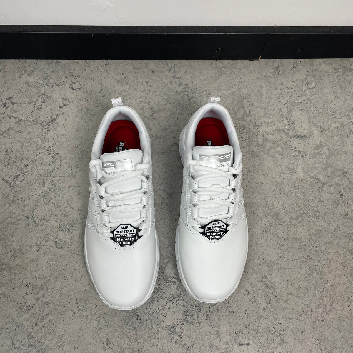 Hvit Skechers work-sko med memory foam