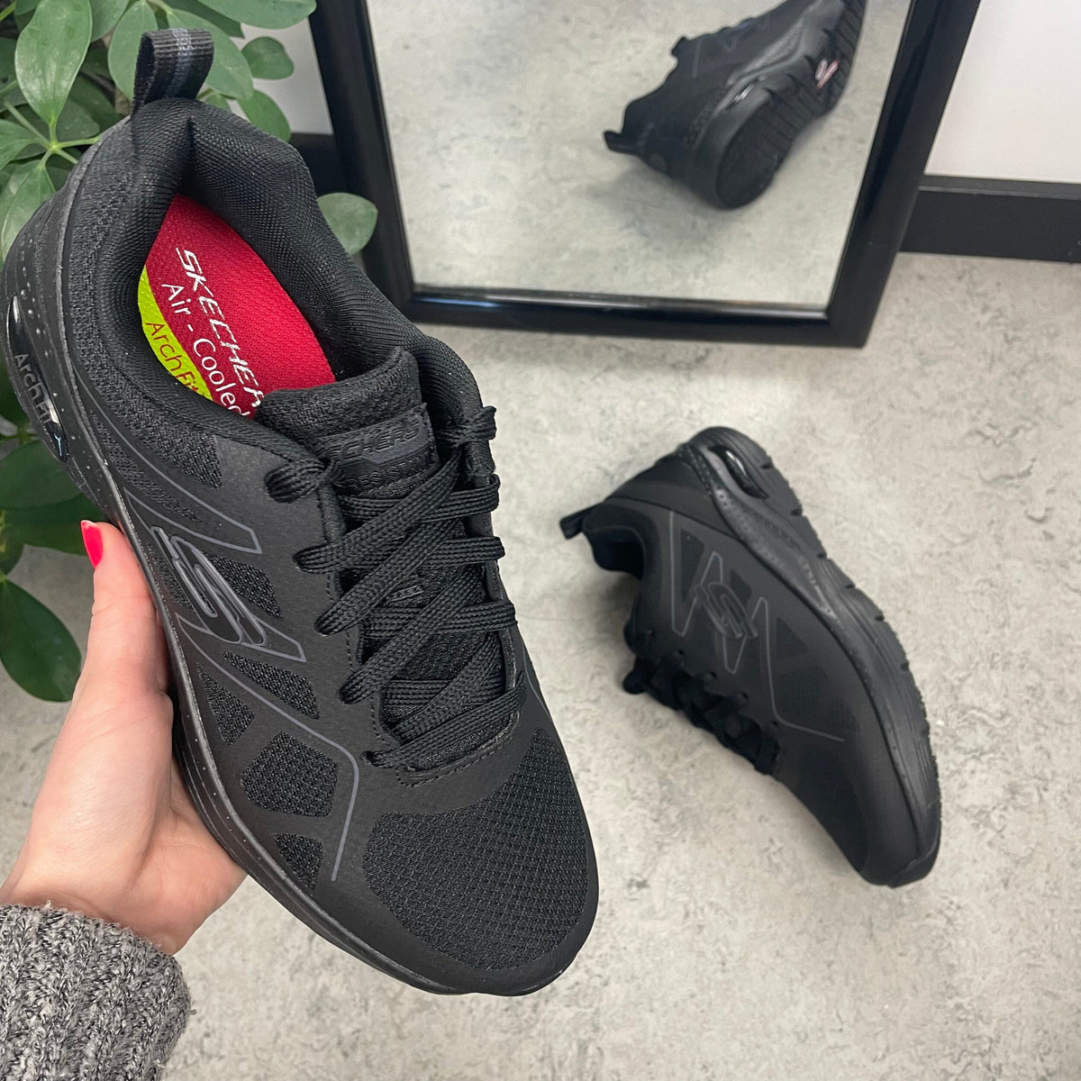 Skechers Work sko i svart med svangstøtte