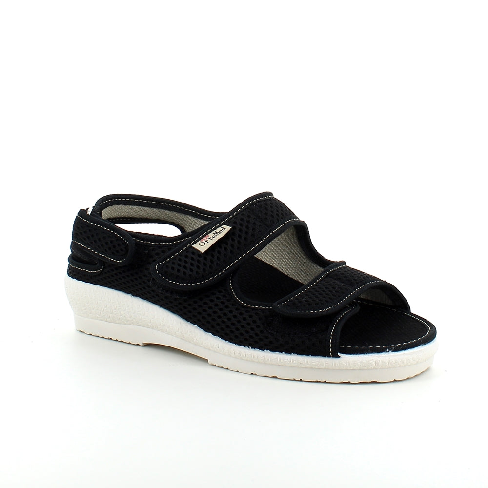 Bred sandal fra OrtoMed med borrelås