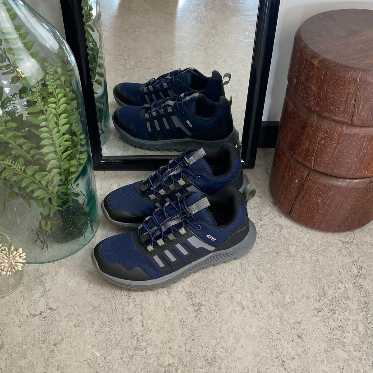 Vanntette herre tursko i marineblå fra Green Comfort