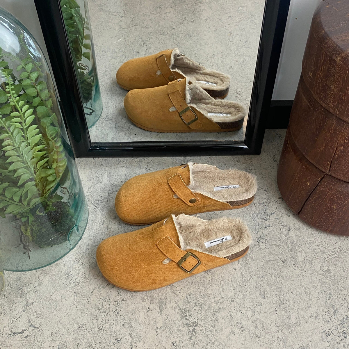 Lysebrune slip-on hjemmesko