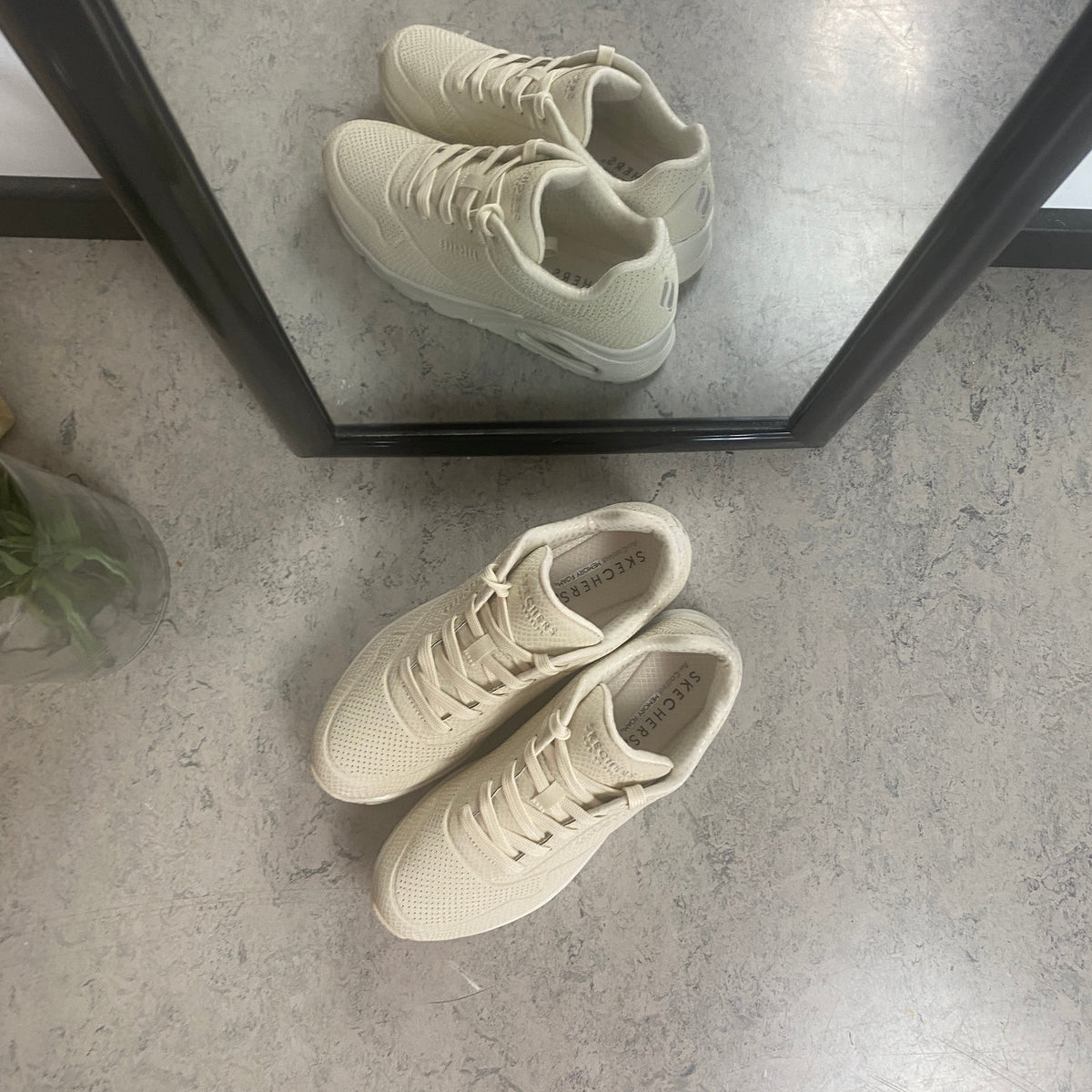 Skechers Street™ UNO – Shiny Scale – Kremhvit