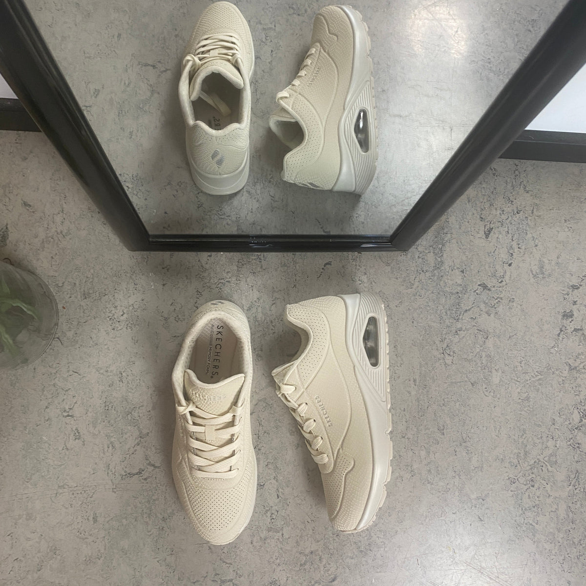 Skechers Street™ UNO – Shiny Scale – Kremhvit