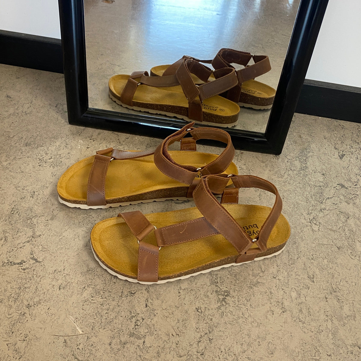 Crazy Brandi sandal i brunt skinn – komfortsandal