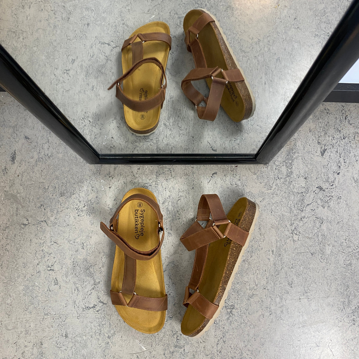 Crazy Brandi sandal i brunt skinn – komfortsandal