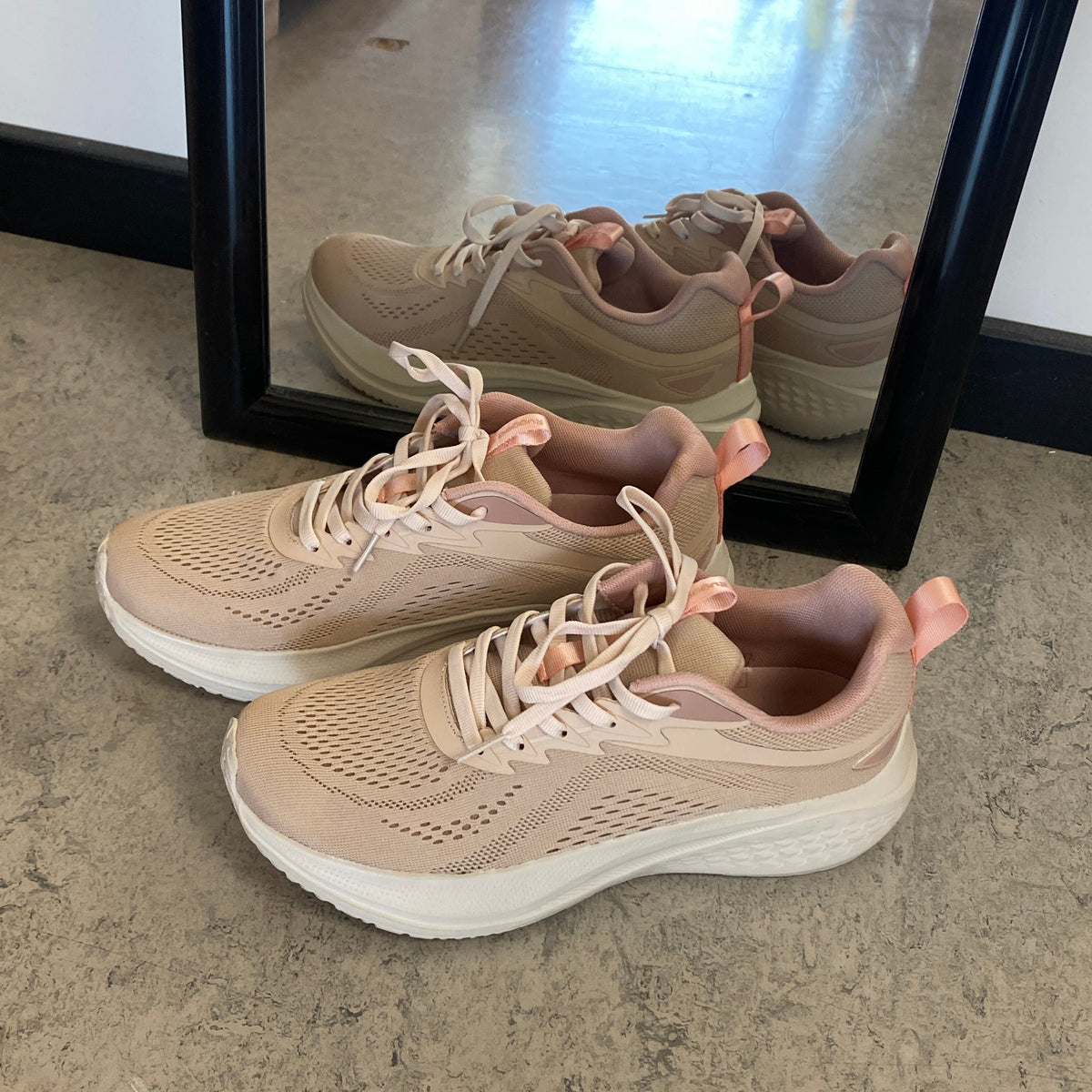 Rugged Gear Simple Sport – lett og komfortabel sneaker i rosa