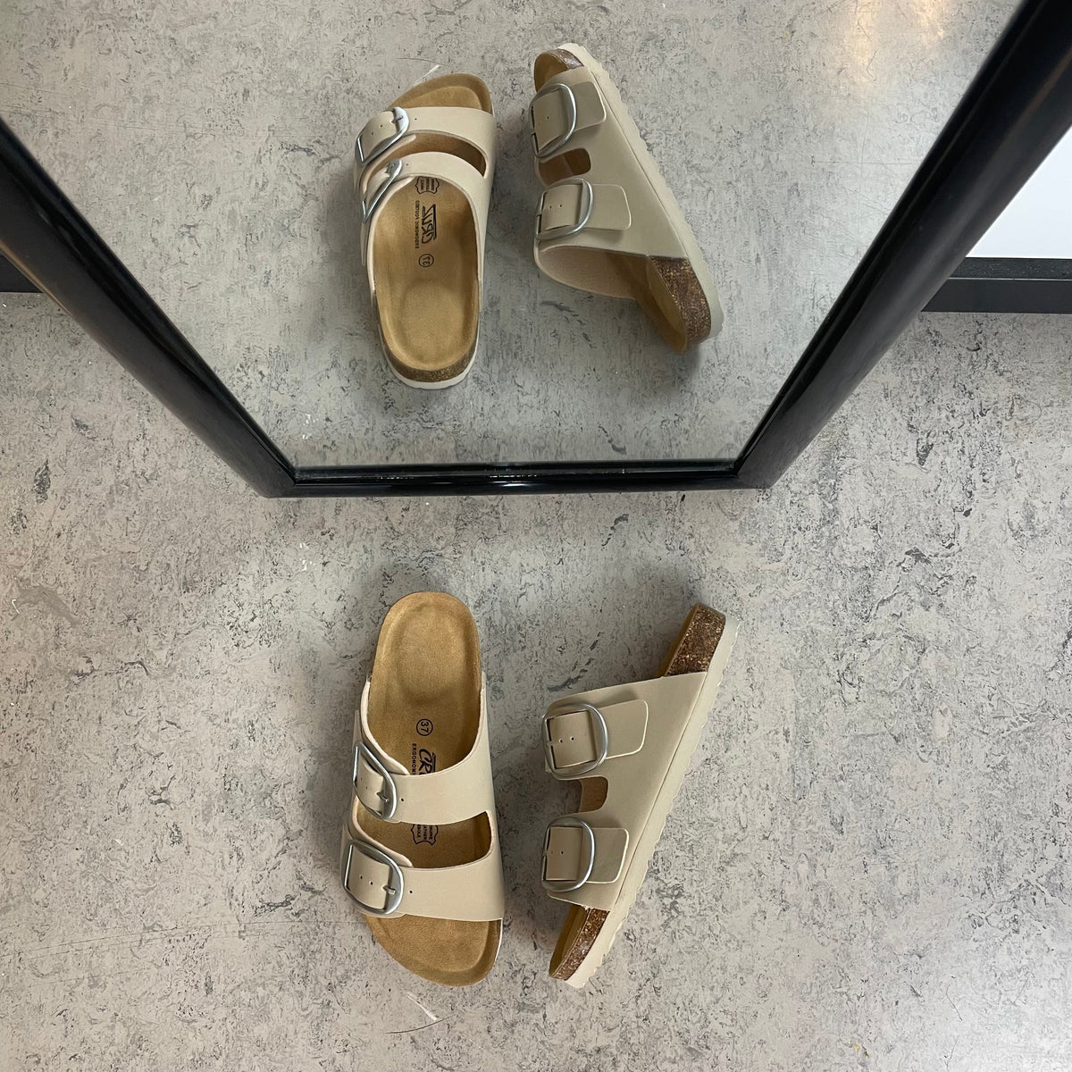 Cruz sandal med justerbar passform - beige