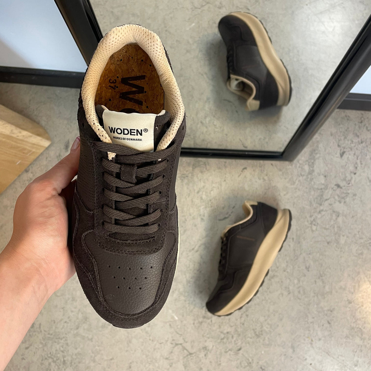 Mathilde Runner Leather – sjokoladebrun Woden sneaker med lett rullesåle