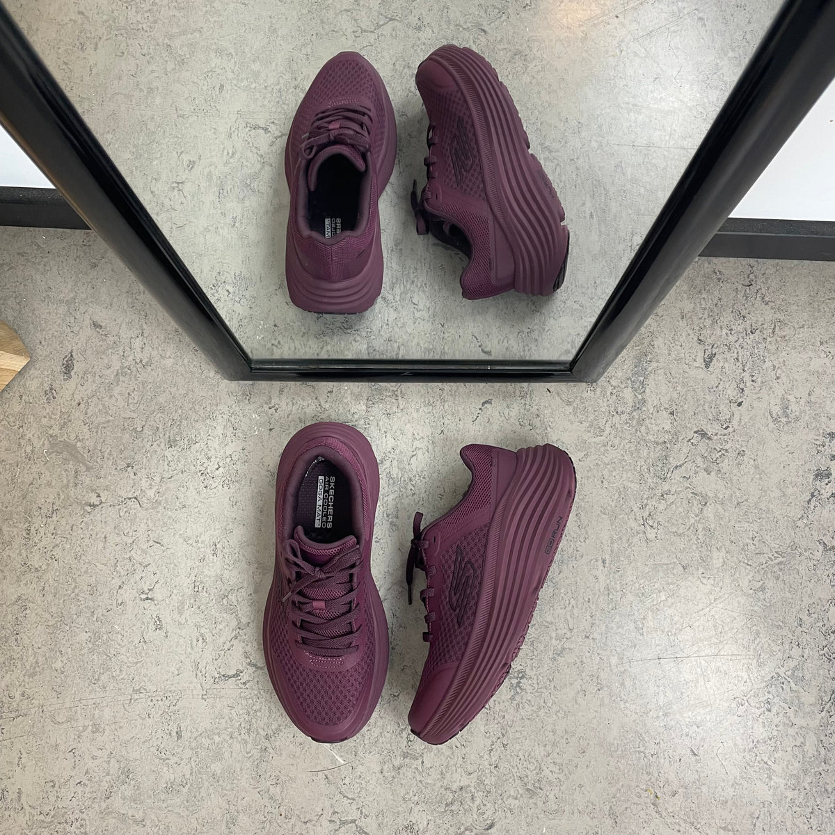 Bordeaux Skechers Max Cushioning Endeavour – støtdempende komfort
