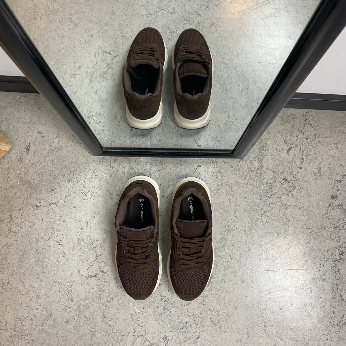 Endurance komfortsko til dame – lysebrun sneaker