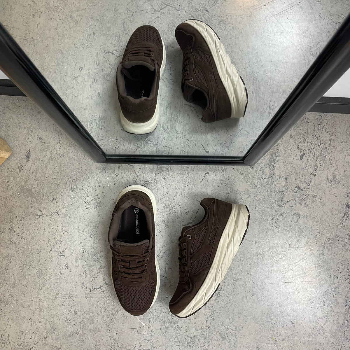 Endurance komfortsko til dame – lysebrun sneaker