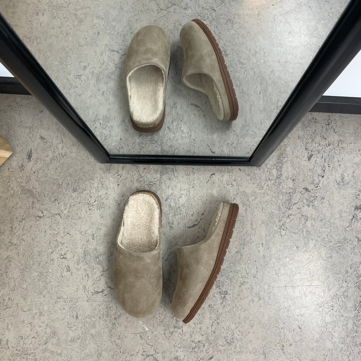 WODEN Silvi Warm - Varm beige hjemmesko med svangstøtte & myk komfort