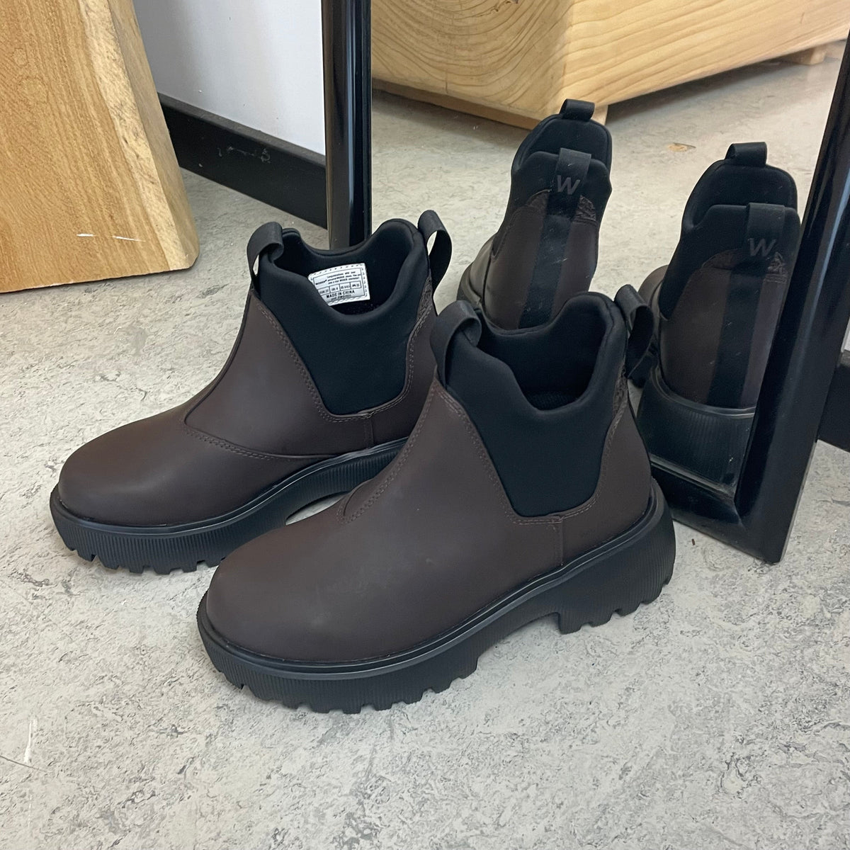 Brun WODEN Isabella Waterproof – gummistøvel med støtdempende komfort