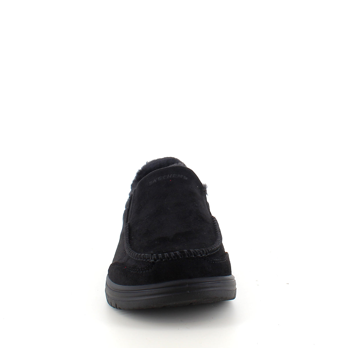 Skechers slip-on hjemmesko i svart – varm og romslig passform