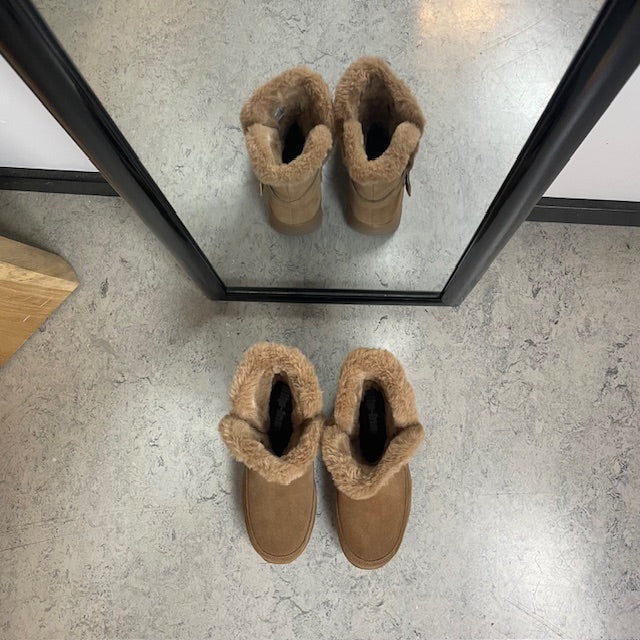 Skechers vinterstøvel – varm Slip-ins-støvel i brunt semsket skinn med bred passform