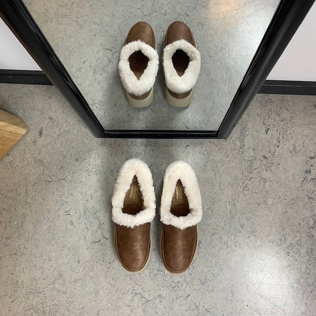 Skechers Hands Free Slip-ins – varme tøfler med Memory Foam