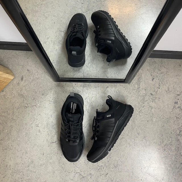 Vannavvisende herre outdoor-sko med svangstøtte og bred passform fra Green Comfort