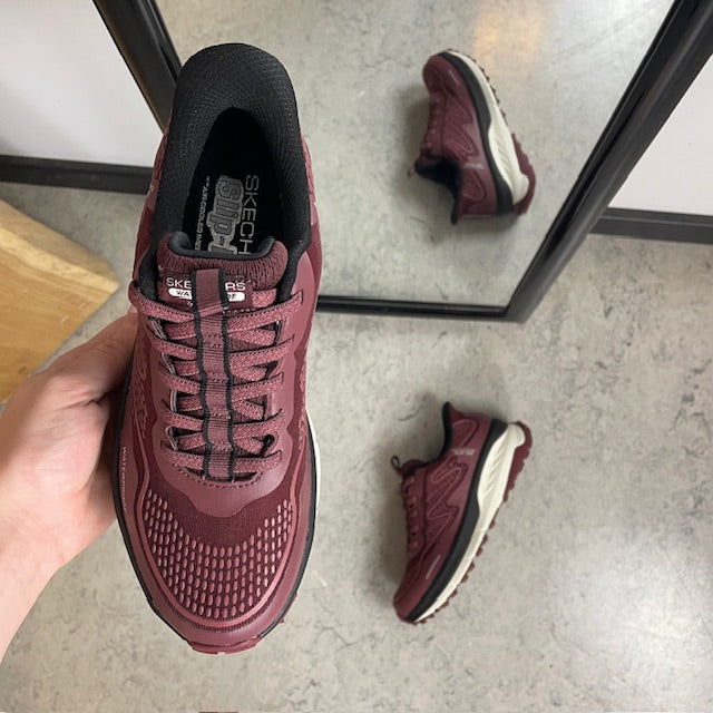 Bordeaux Skechers vanntett Slip-in sko med Memory Foam og god støtdemping