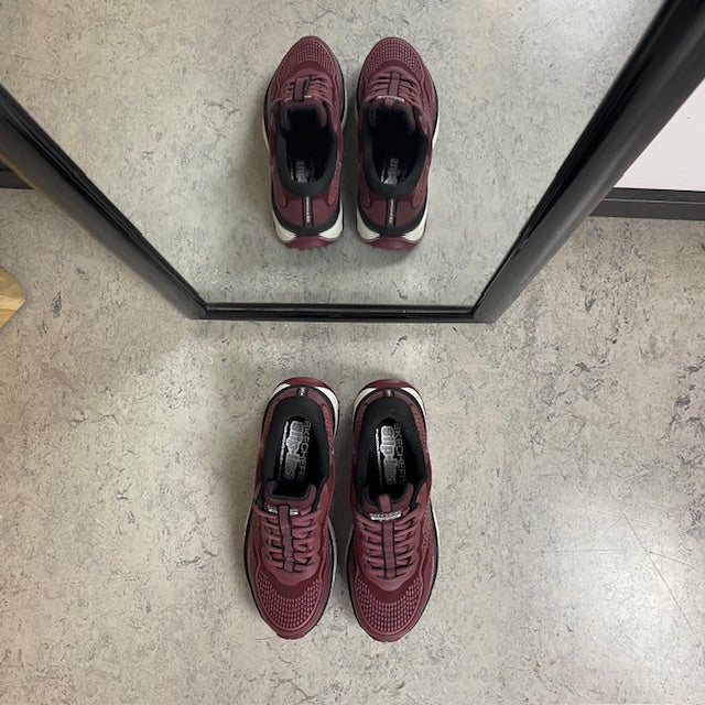 Bordeaux Skechers vanntett Slip-in sko med Memory Foam og god støtdemping