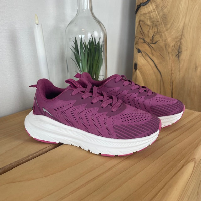 Endurance lilla sneaker med hvit såle – pustende komfort