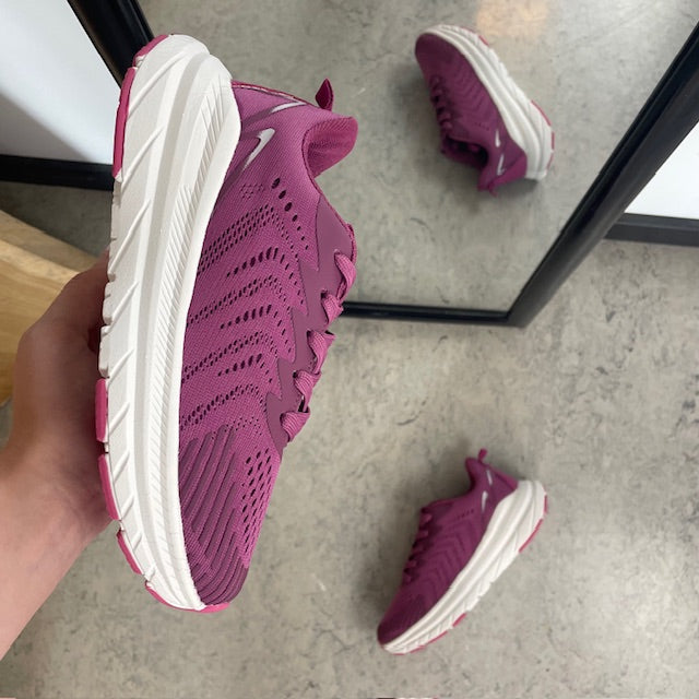 Endurance lilla sneaker med hvit såle – pustende komfort