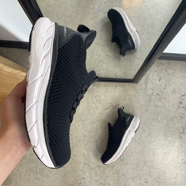 Endurance StepGo sneaker i svart