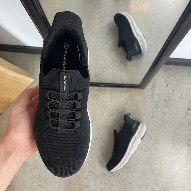 Endurance StepGo sneaker i svart
