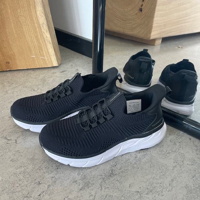 Endurance StepGo sneaker i svart