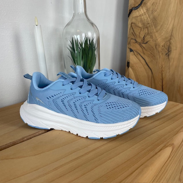 Endurance blå sneaker med hvit såle – pustende komfort
