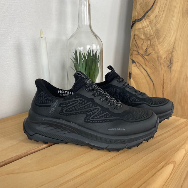 Svart Skechers Slip-ins Switch Back – vanntett sko med Memory Foam og enkel påkledning
