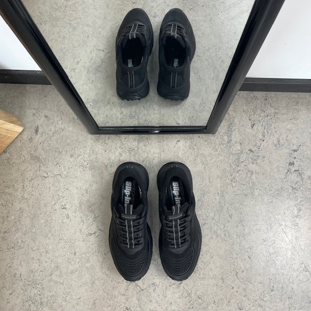 Svart Skechers Slip-ins Switch Back – vanntett sko med Memory Foam og enkel påkledning