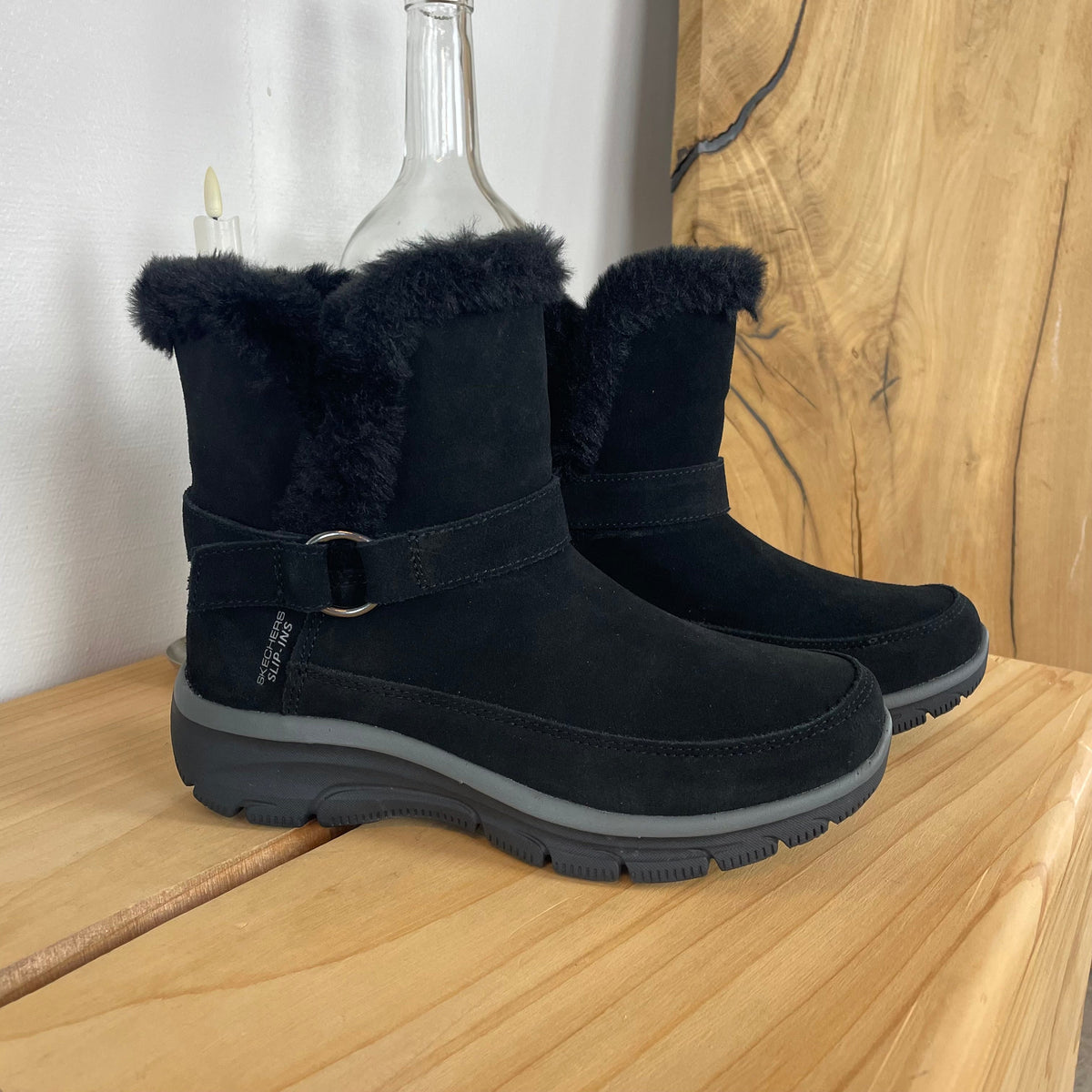 Skechers vinterstøvel – varm Slip-ins støvel i svart semsket skinn med bred passform