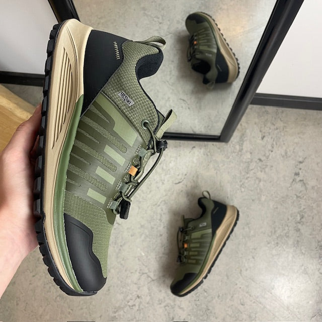 Vanntett herre outdoorsko i grønn med fotbuestøtte og bred passform fra Green Comfort