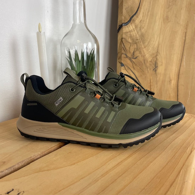 Vanntett herre outdoorsko i grønn med fotbuestøtte og bred passform fra Green Comfort
