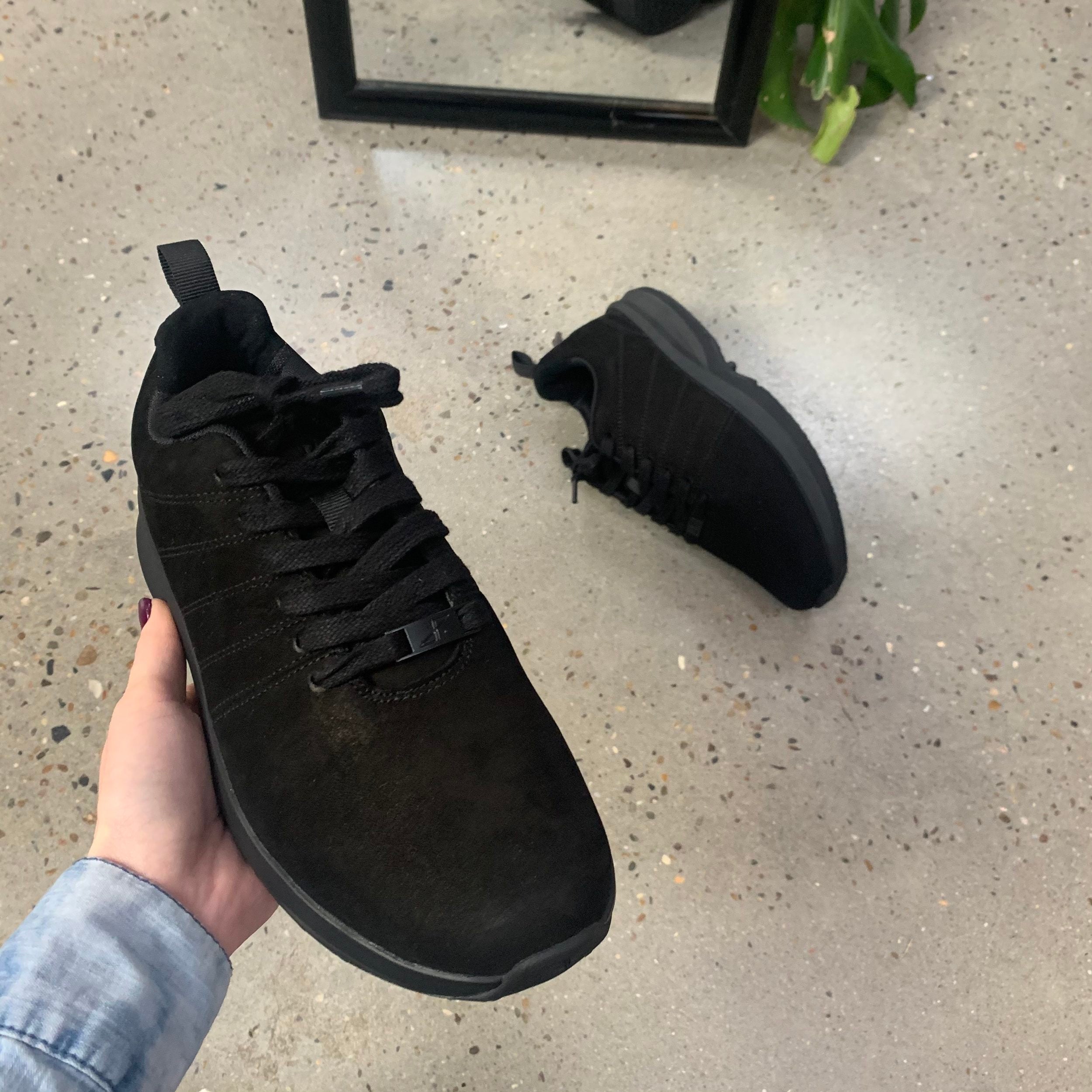 Svarte Gaitline-sneakers i nubuck-skinn