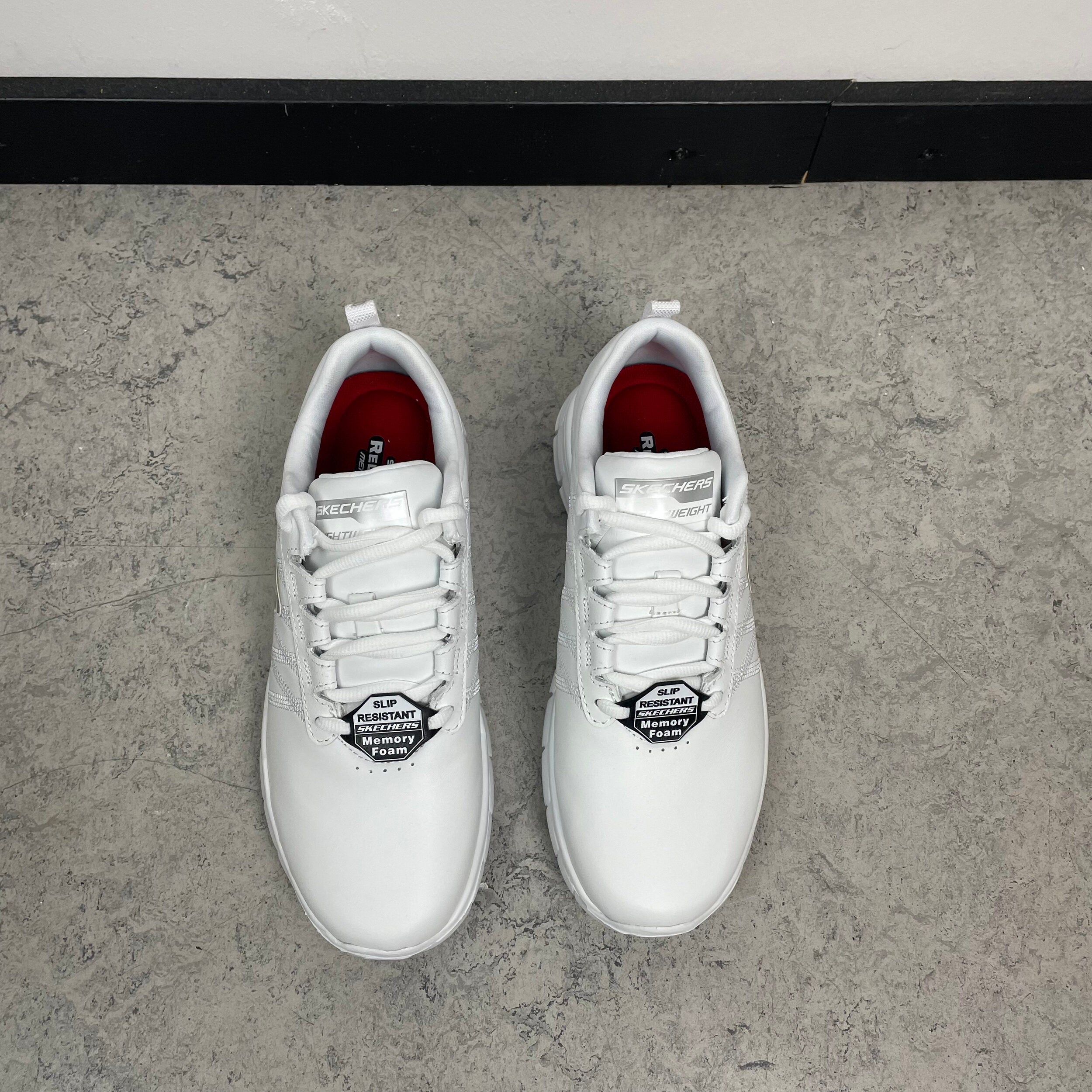 Hvit Skechers work-sko med memory foam