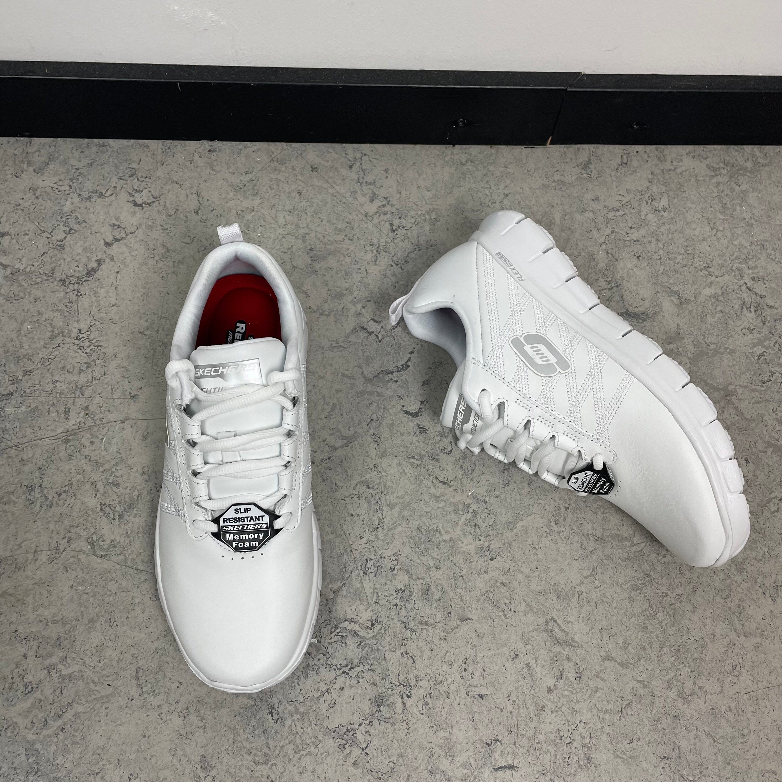 Hvit Skechers work-sko med memory foam