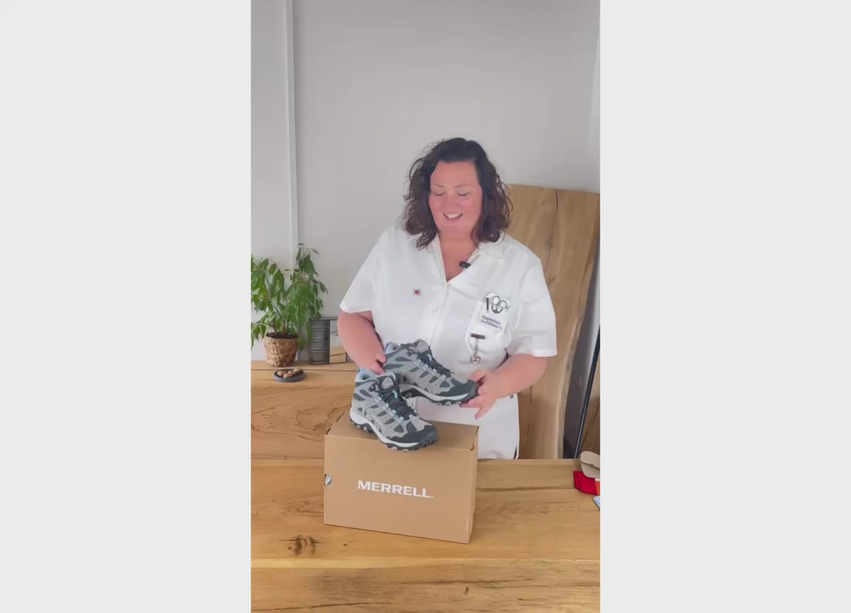 Last inn video: Vanntett tursko med ankelstøtte og godt grep fra Merrell
